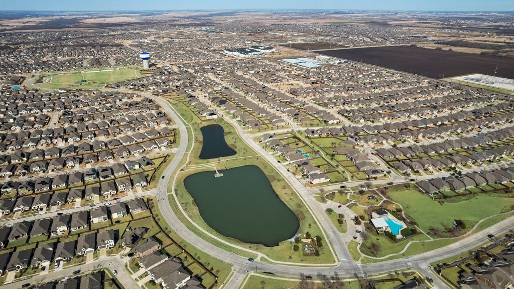 1620 Berry Ridge Trail Aubrey TX 76227