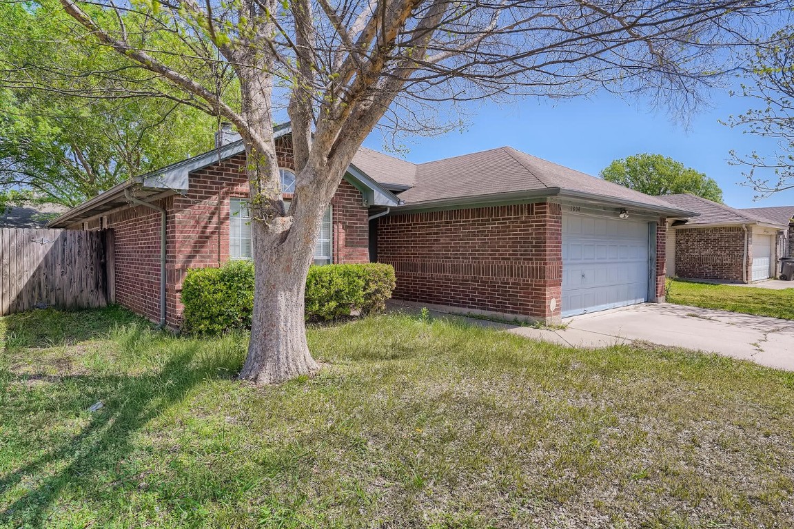 1804 Yorkshire Street Fort Worth TX 76134