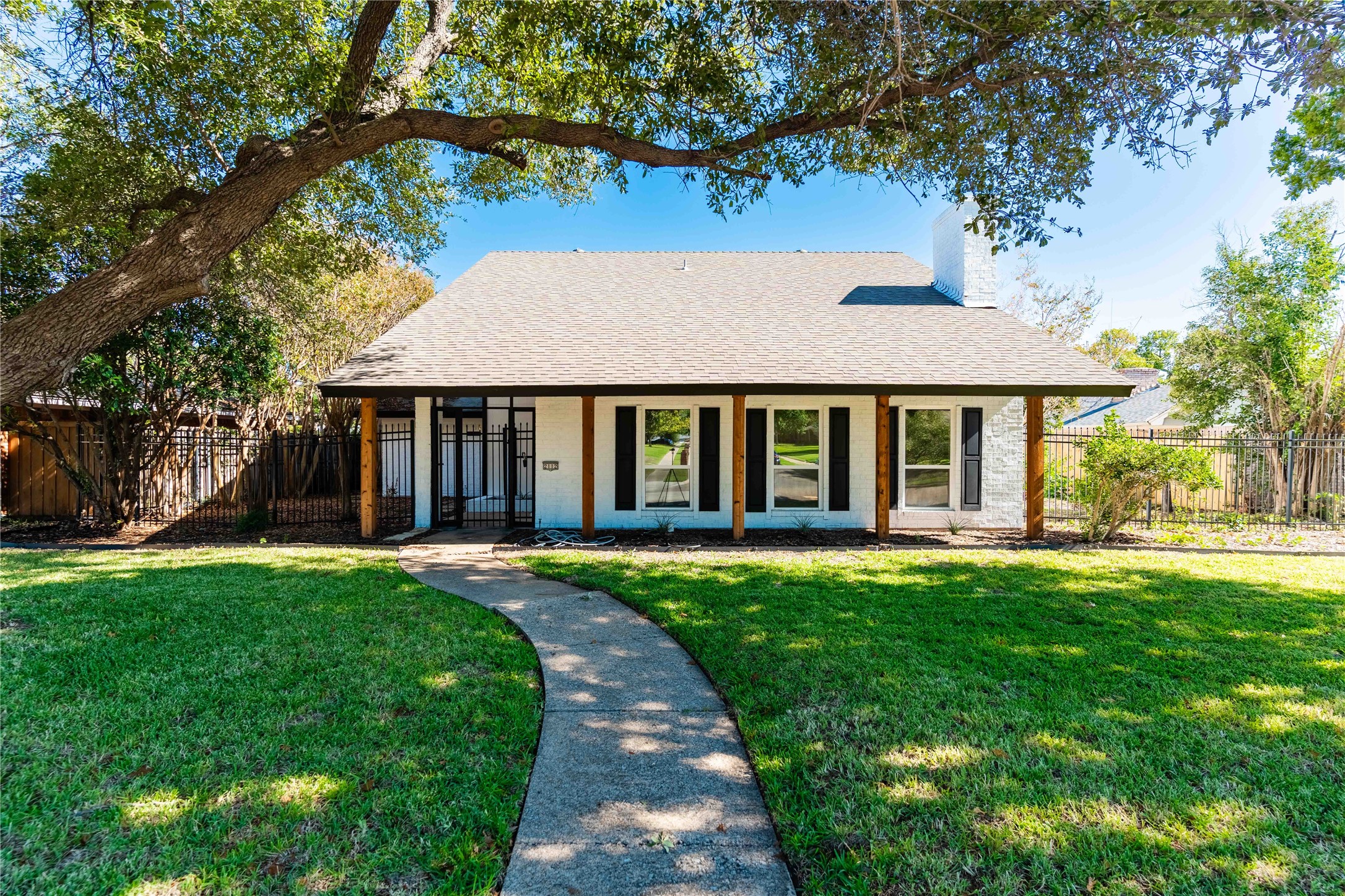 2112 Roundrock Trail Plano TX 75075