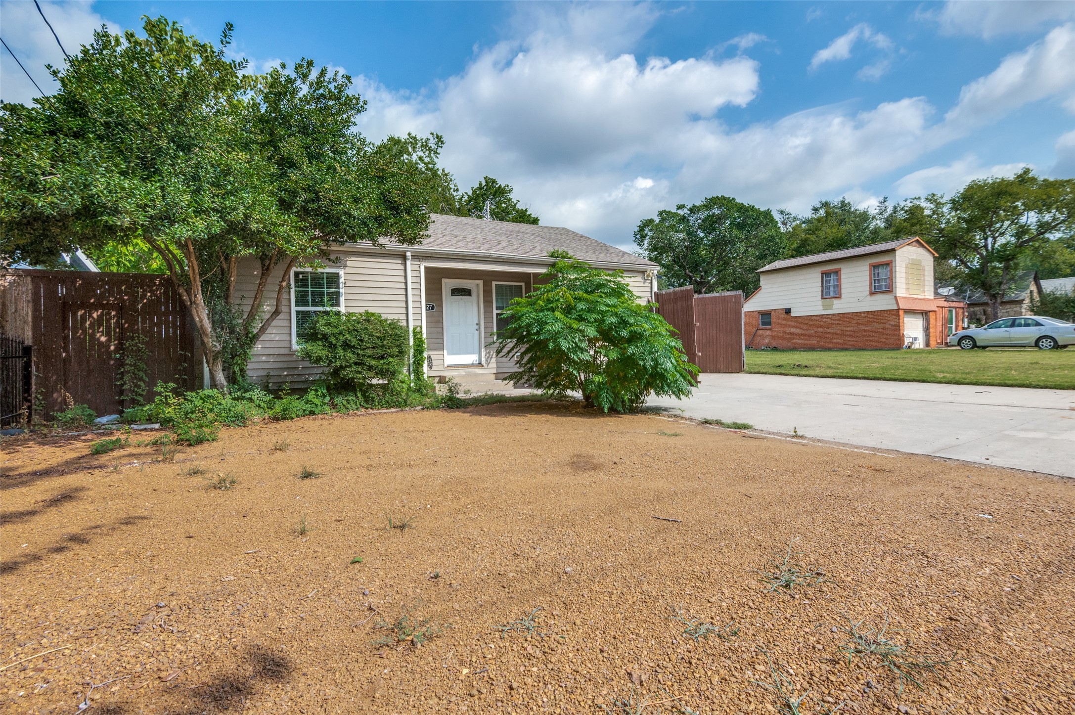 2127 W Lovers Lane Dallas TX 75235
