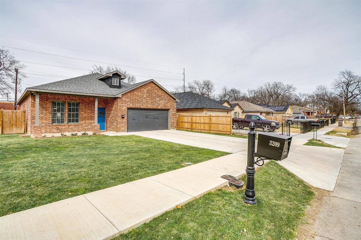 3209 Hanger Avenue Fort Worth TX 76105