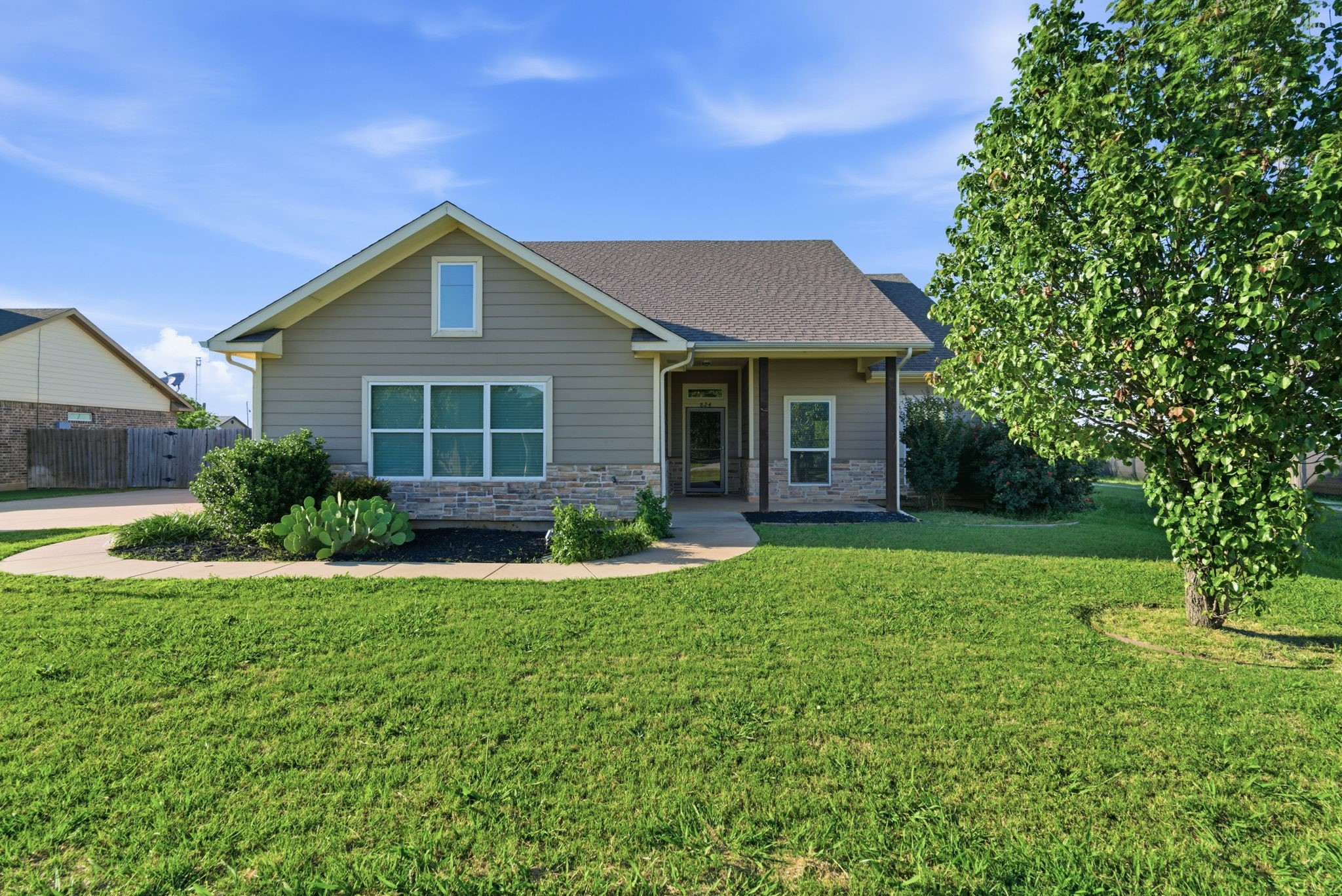 824 E Northside Drive Pilot Point TX 76258