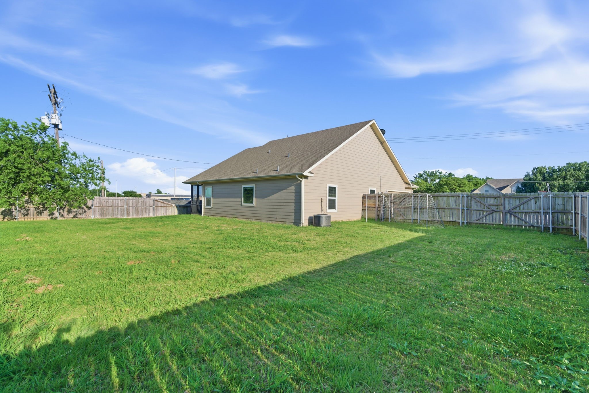 824 E Northside Drive Pilot Point TX 76258