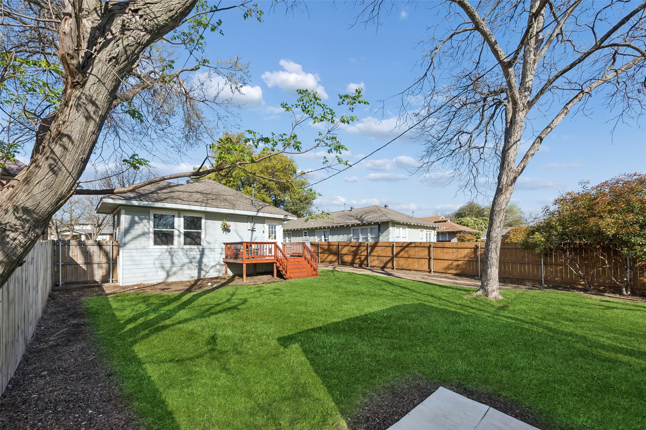 728 N Winnetka Avenue Dallas TX 75208