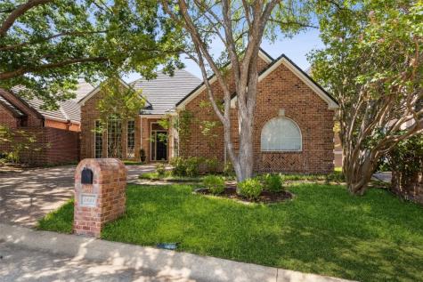 5631 Preston Fairways Drive Dallas TX 75252