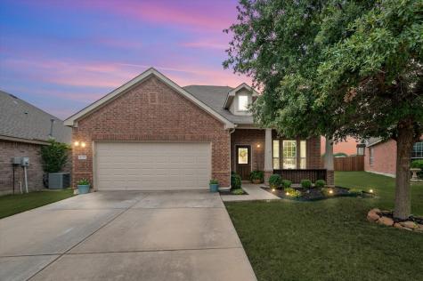 8729 Golden Sunset Trail Fort Worth TX 76244