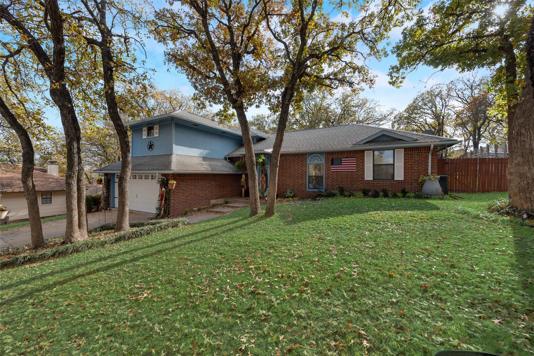 358 Woodhill Way Court Azle TX 76020