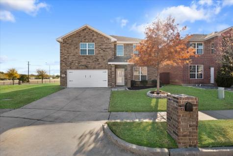901 Bloomfield Drive Grand Prairie TX 75052