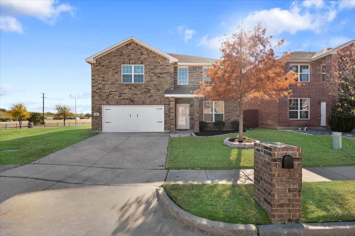 901 Bloomfield Drive Grand Prairie TX 75052