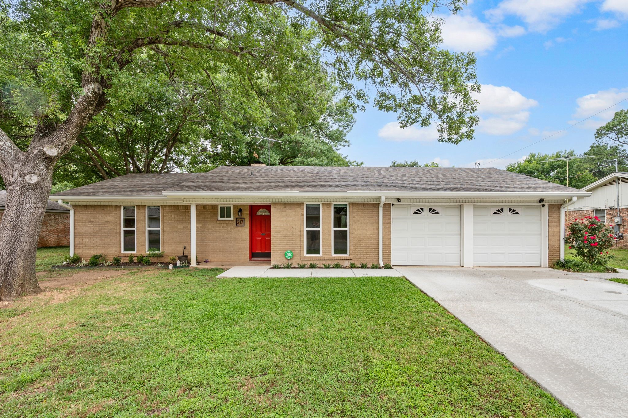 217 Glenn Drive Hurst TX 76053