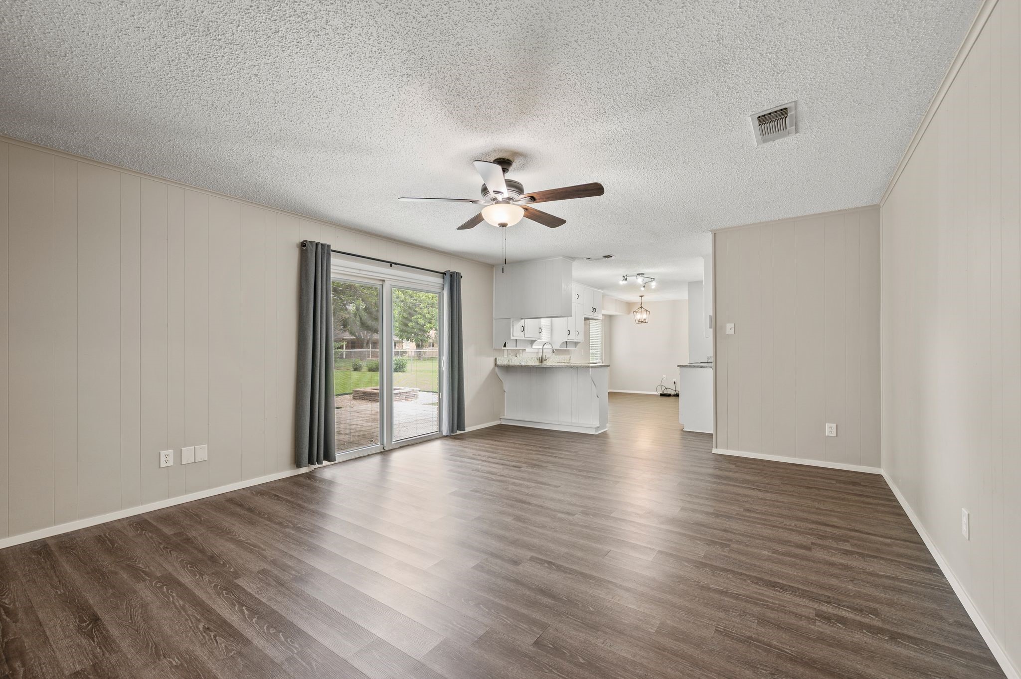 217 Glenn Drive Hurst TX 76053