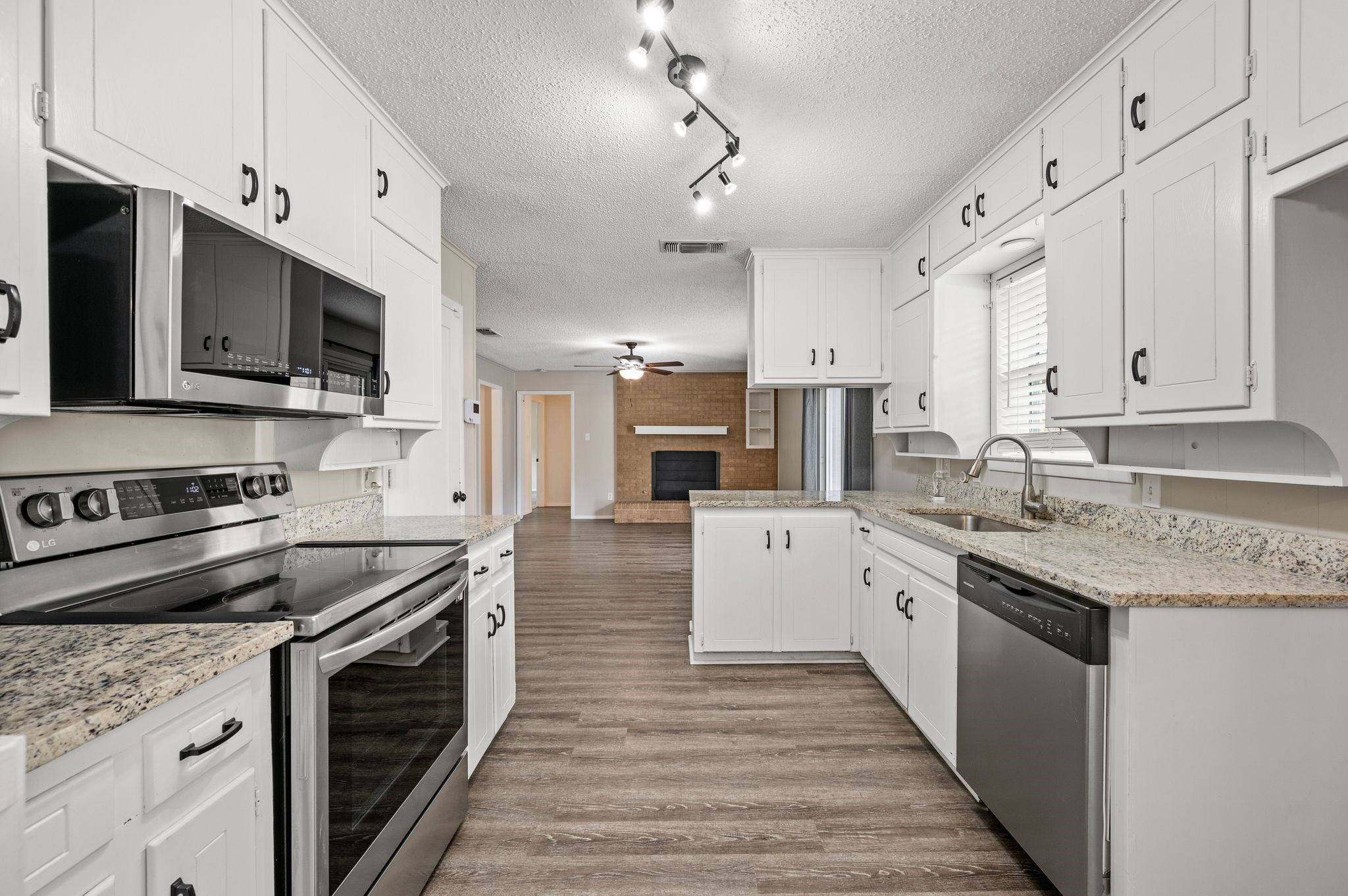 217 Glenn Drive Hurst TX 76053
