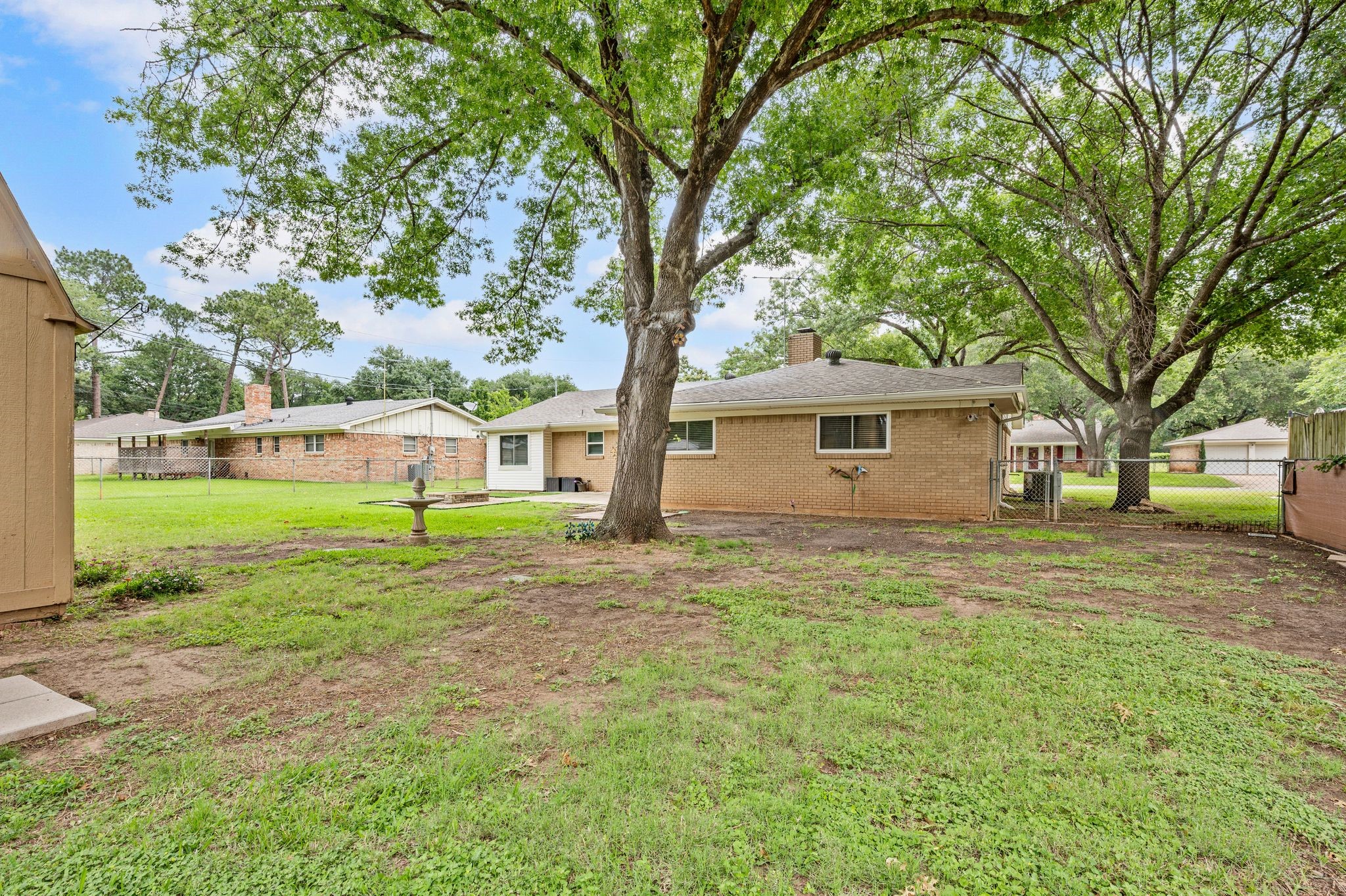 217 Glenn Drive Hurst TX 76053