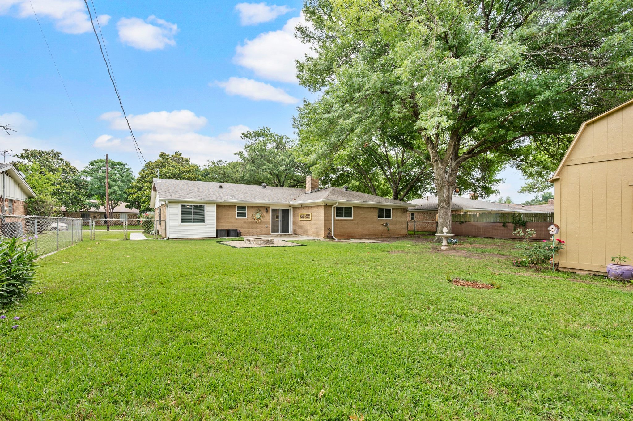 217 Glenn Drive Hurst TX 76053