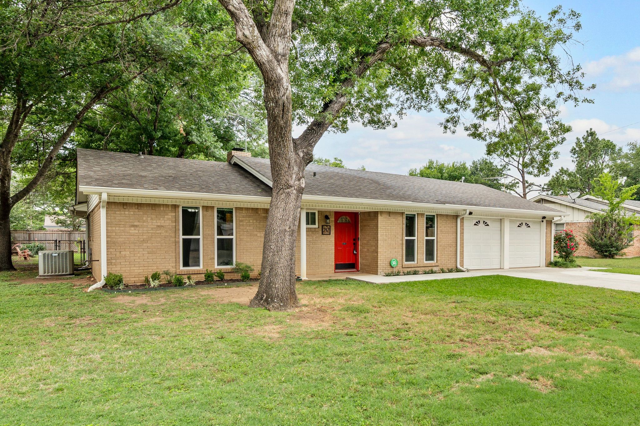 217 Glenn Drive Hurst TX 76053