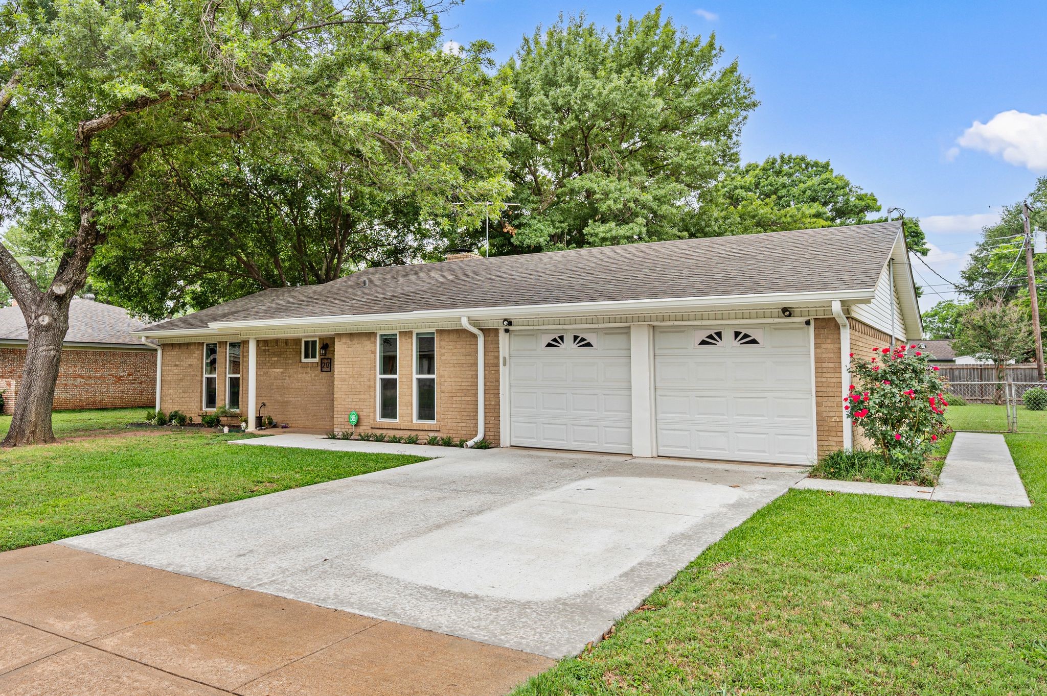 217 Glenn Drive Hurst TX 76053