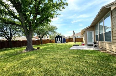 208 Creek Point Lane Arlington TX 76002