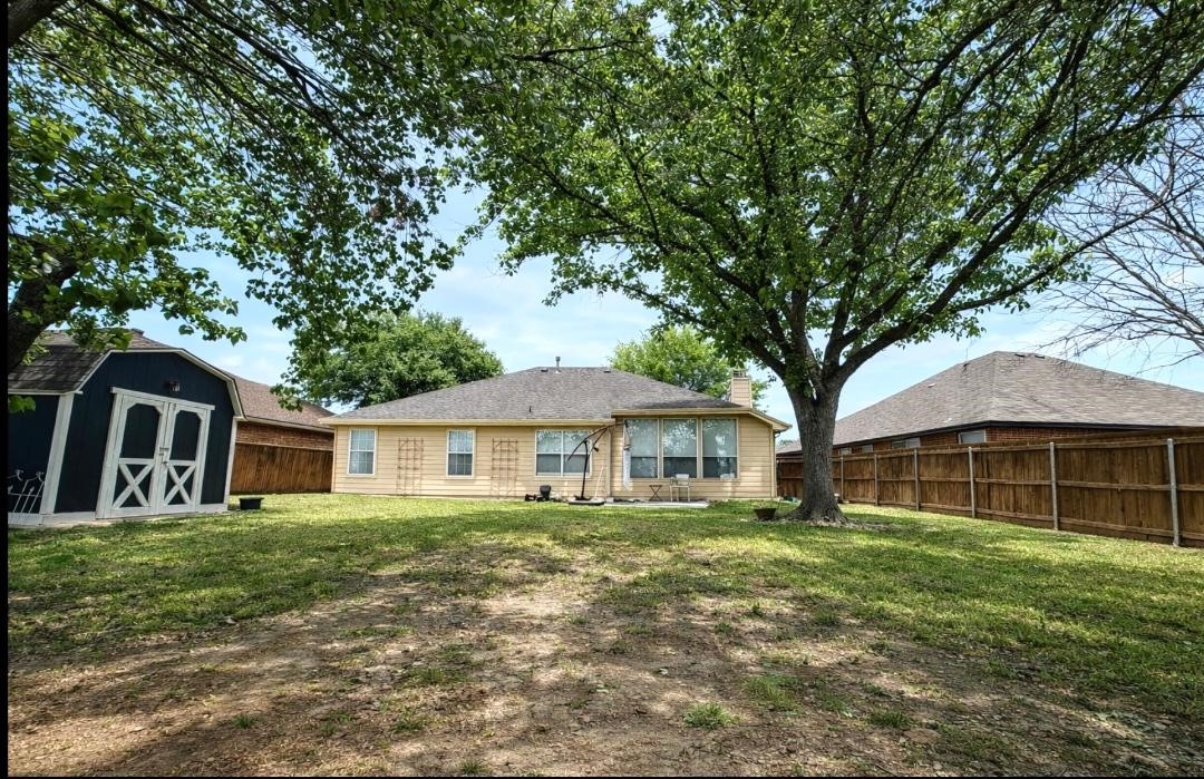 208 Creek Point Lane Arlington TX 76002