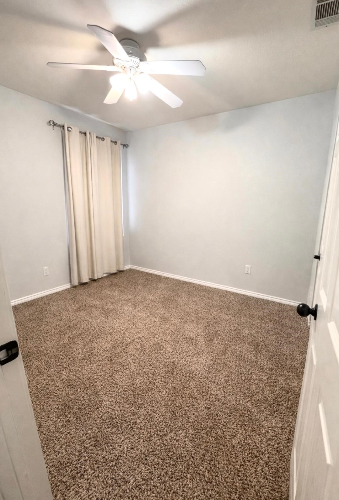 208 Creek Point Lane Arlington TX 76002