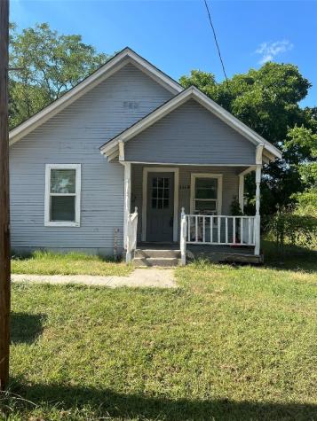 1118 S 4th Street Bonham TX 75418