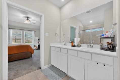 9537 Abington Avenue Fort Worth TX 76131