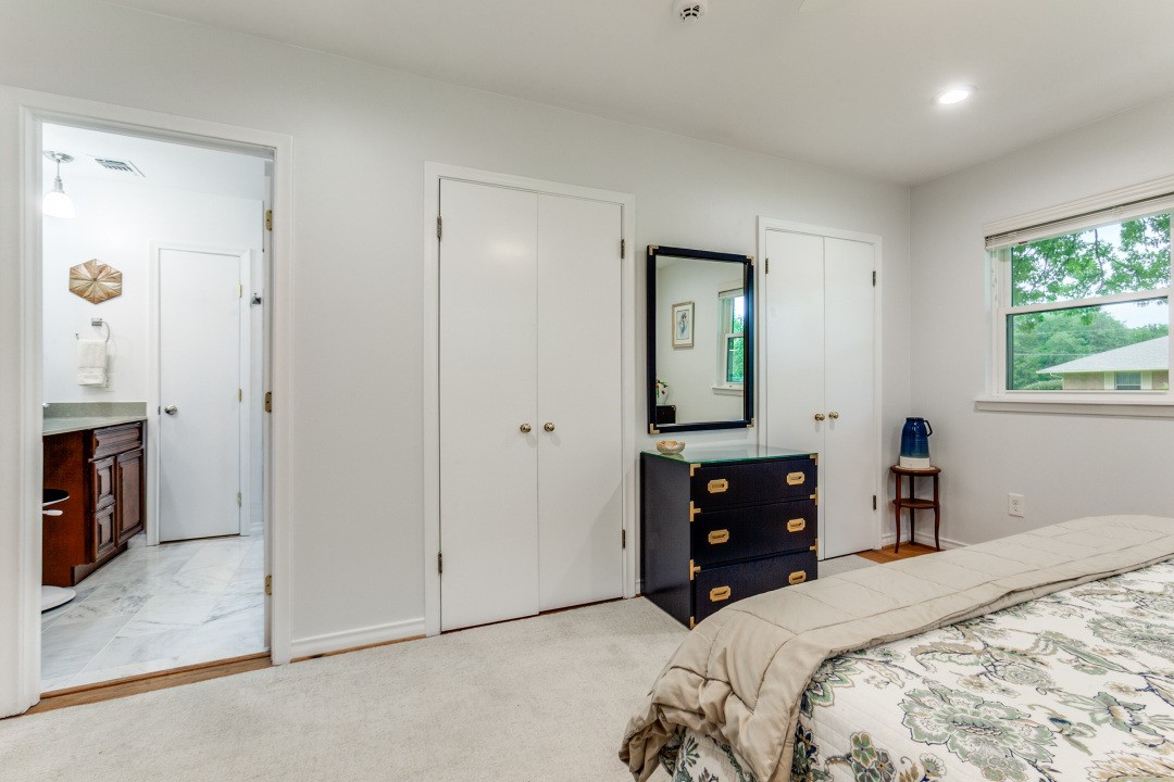 6221 Berryhill Street Dallas TX 75231