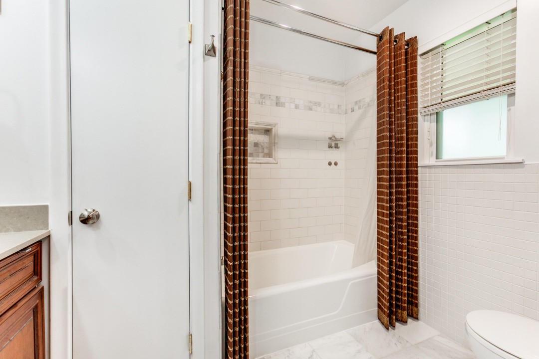 6221 Berryhill Street Dallas TX 75231