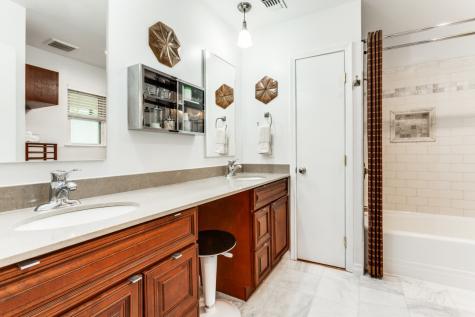 6221 Berryhill Street Dallas TX 75231