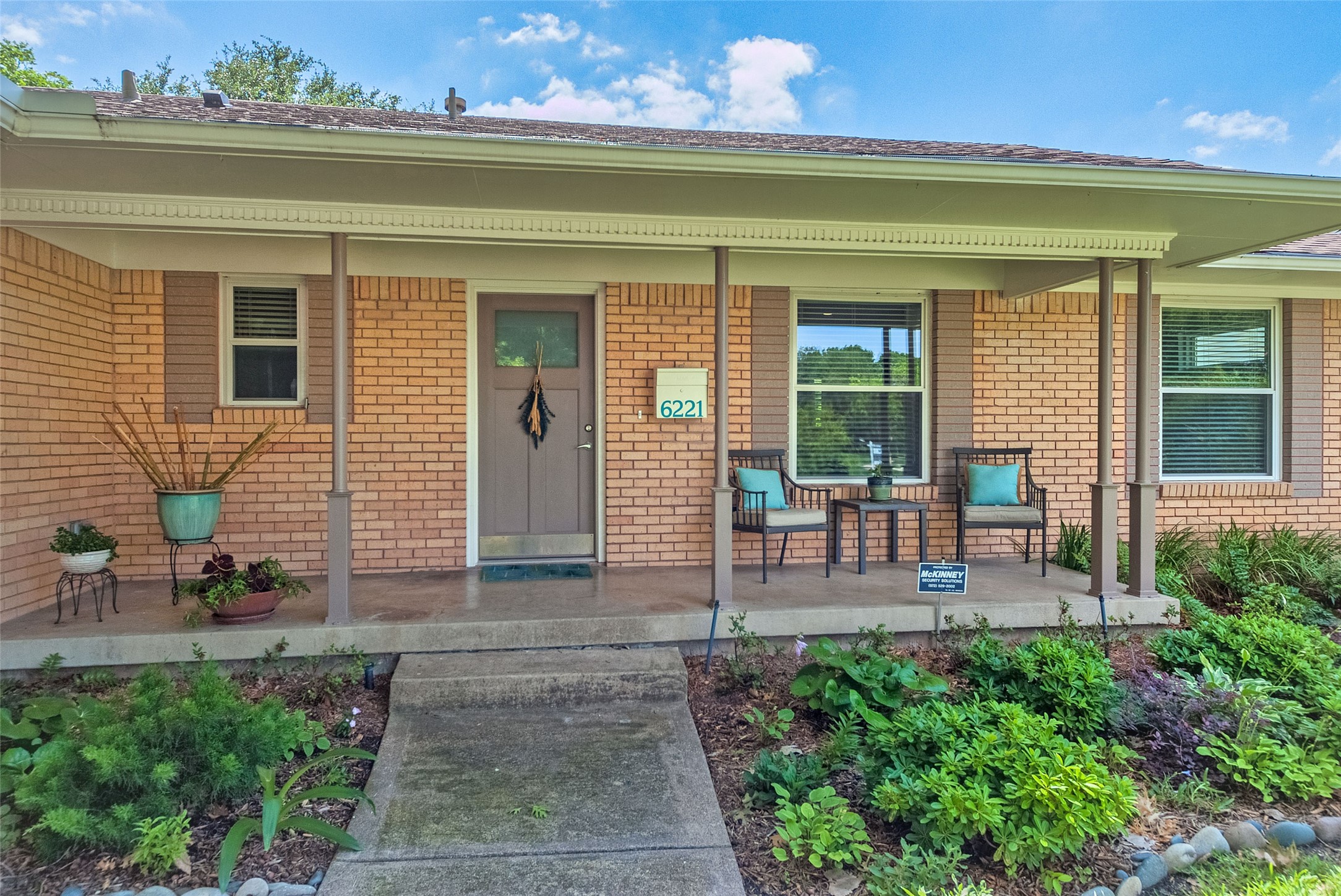 6221 Berryhill Street Dallas TX 75231