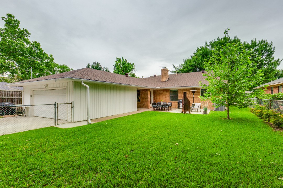 6221 Berryhill Street Dallas TX 75231