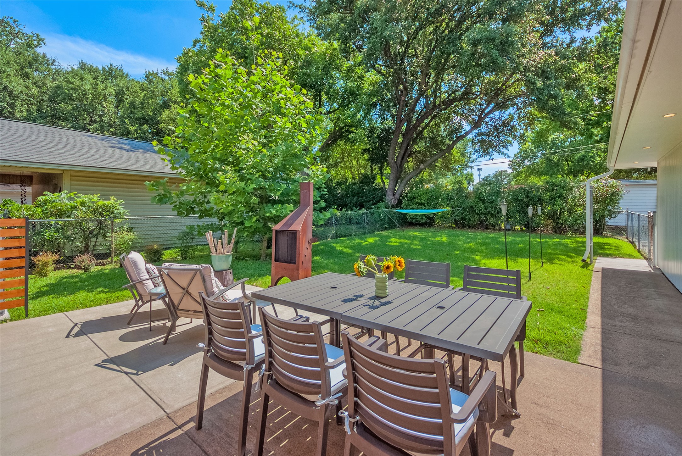 6221 Berryhill Street Dallas TX 75231