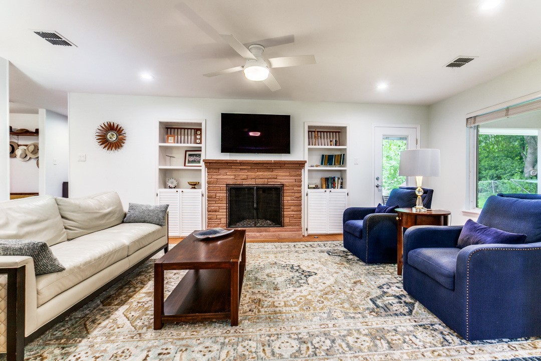 6221 Berryhill Street Dallas TX 75231