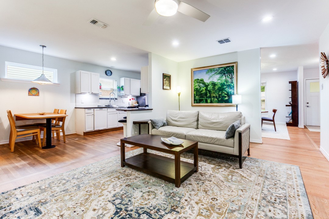 6221 Berryhill Street Dallas TX 75231