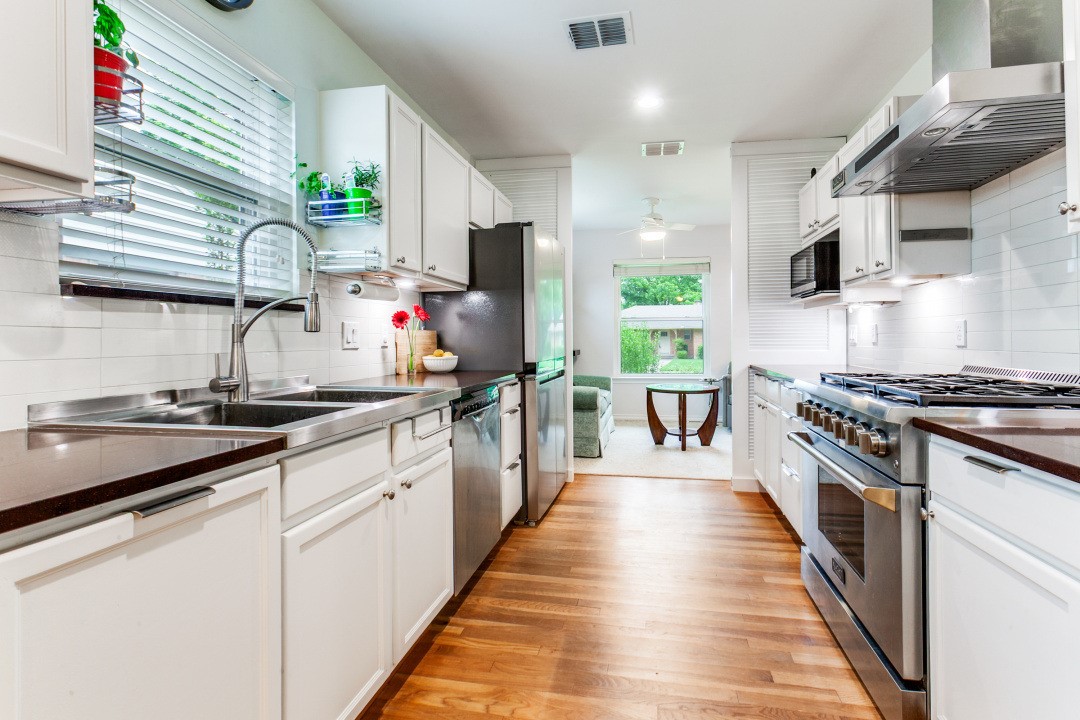 6221 Berryhill Street Dallas TX 75231