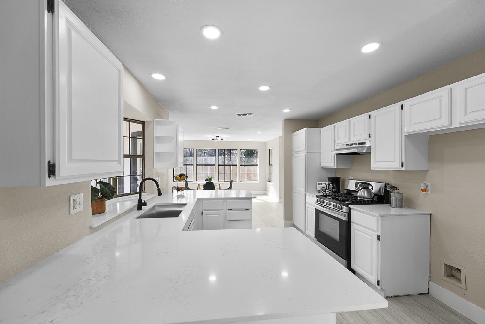 5202 Hollow Bend Lane Garland TX 75043