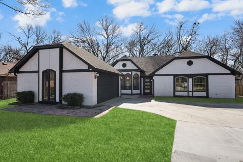 5202 Hollow Bend Lane Garland TX 75043