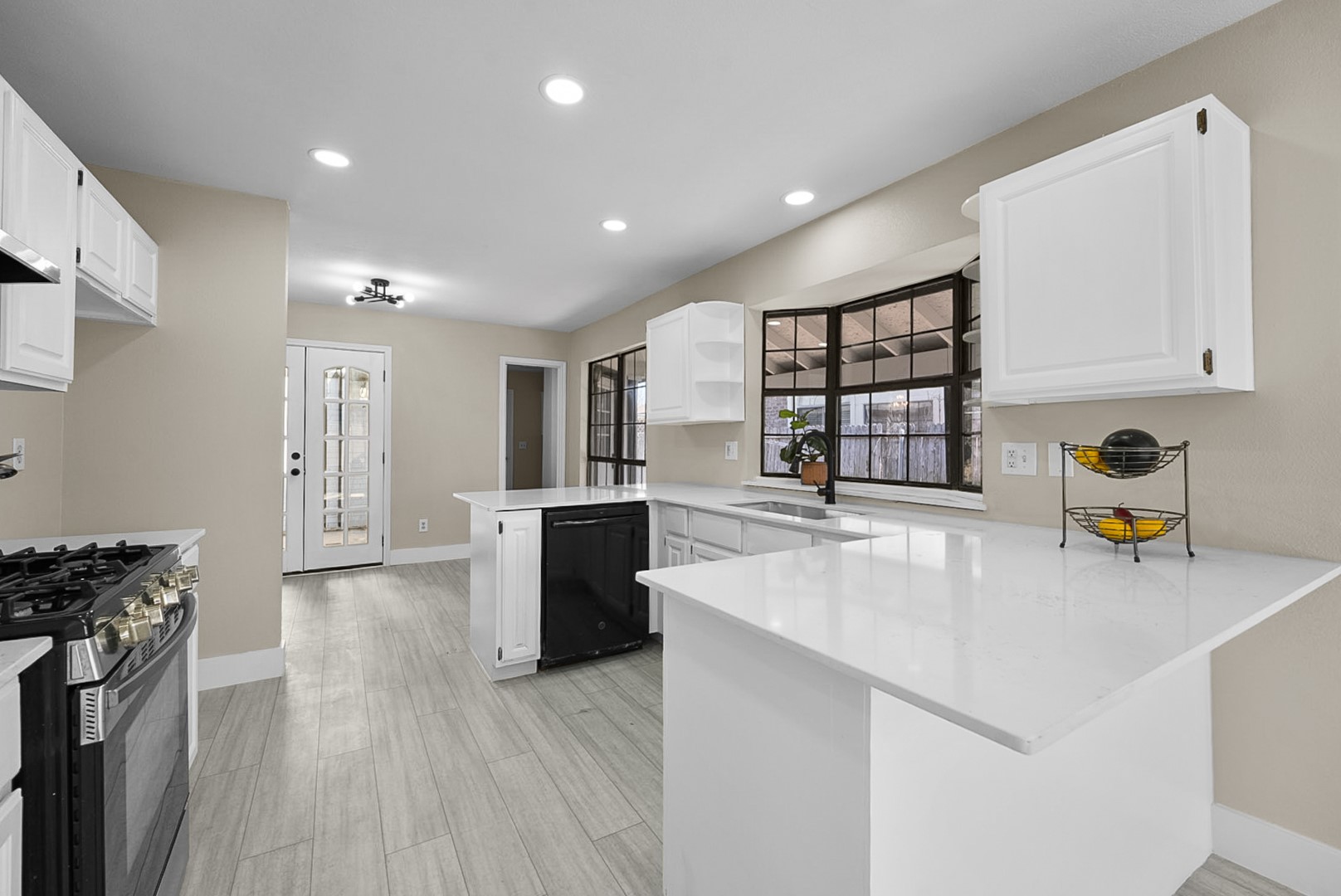 5202 Hollow Bend Lane Garland TX 75043