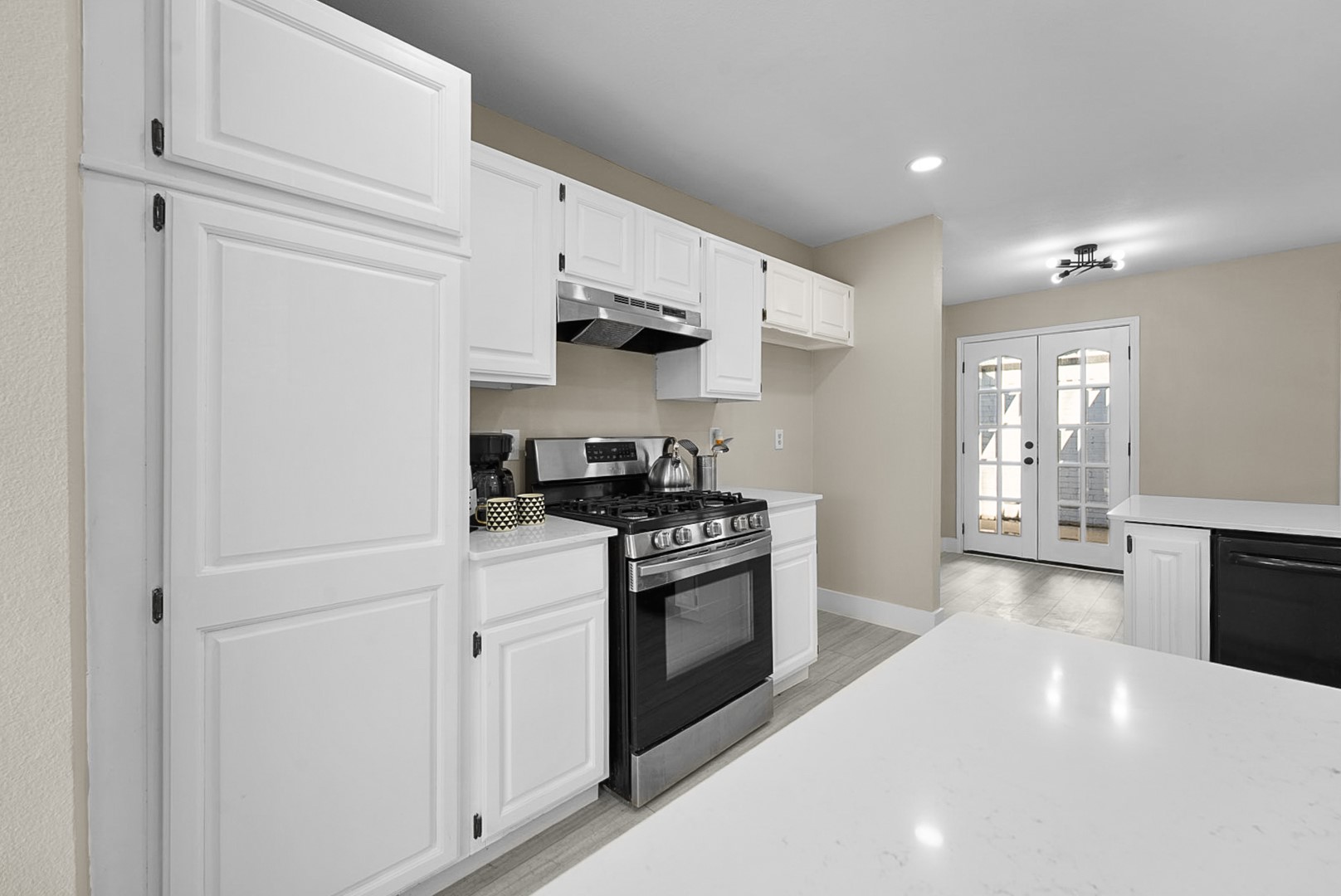 5202 Hollow Bend Lane Garland TX 75043