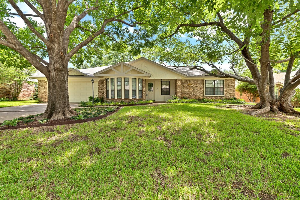 7254 Hialeah Circle W North Richland Hills TX 76182