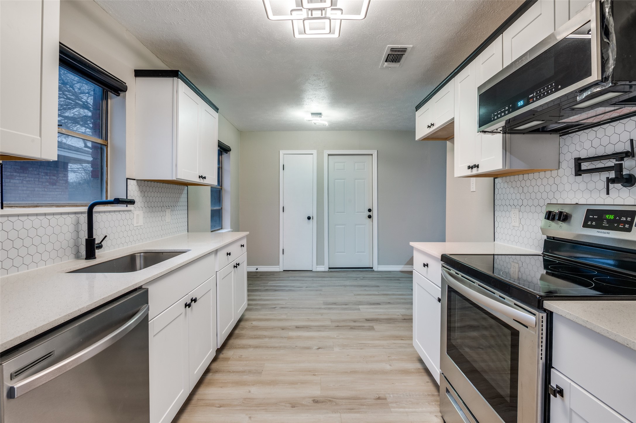 821 Sequoia Drive Lancaster TX 75146