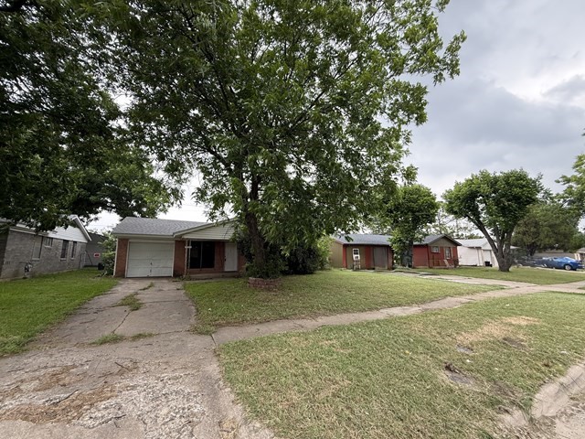 2533 Crestbrook Lane Grand Prairie TX 75052