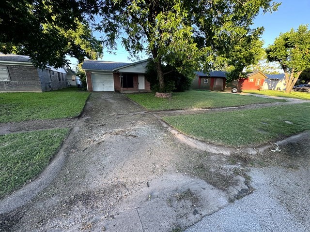 2533 Crestbrook Lane Grand Prairie TX 75052