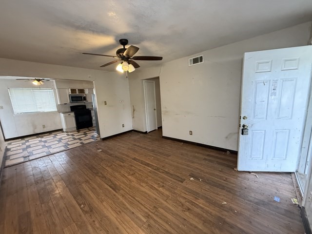2533 Crestbrook Lane Grand Prairie TX 75052
