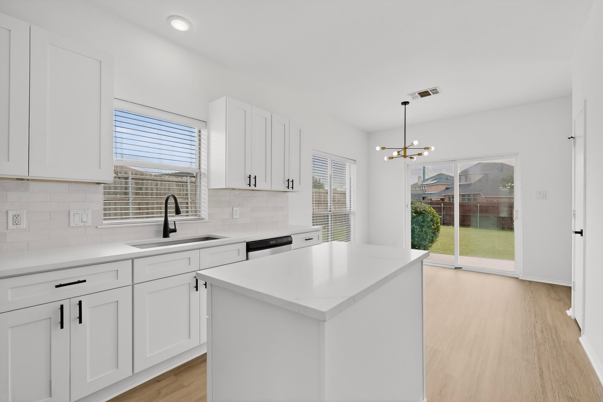 421 Chestnut Lane Desoto TX 75115