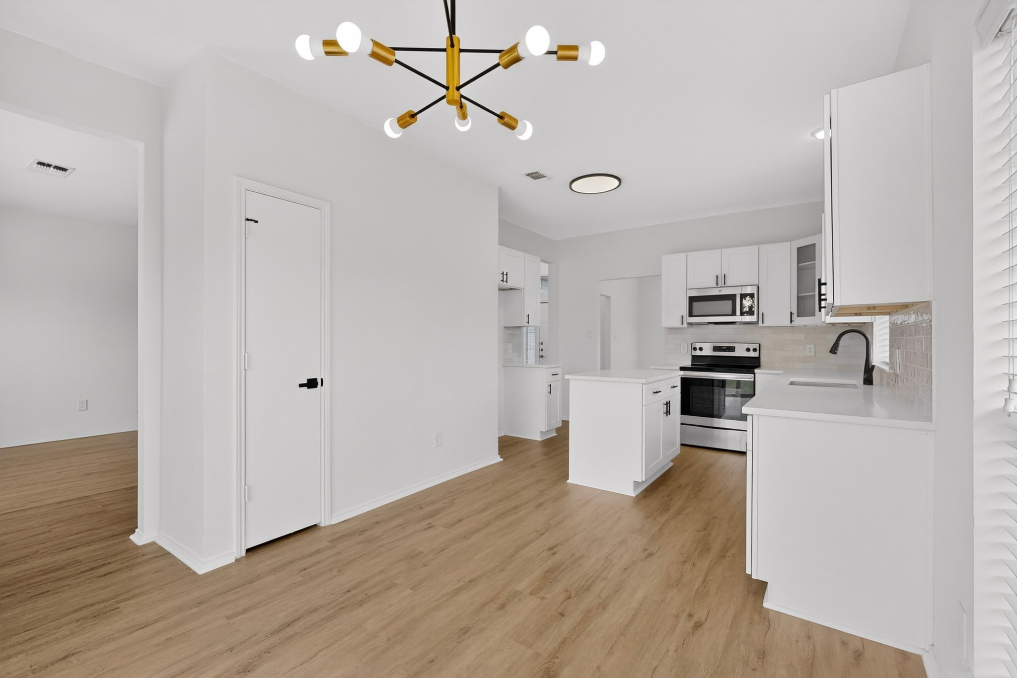 421 Chestnut Lane Desoto TX 75115