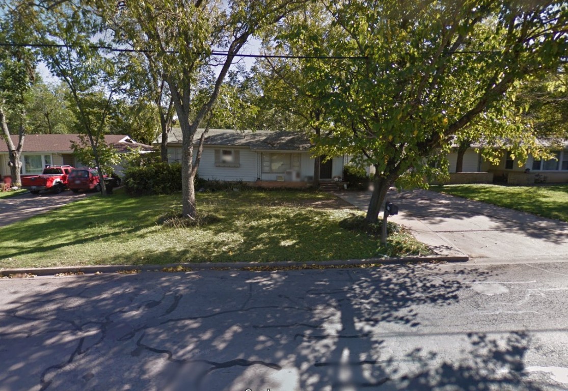 211 Woodard Avenue Cleburne TX 76033