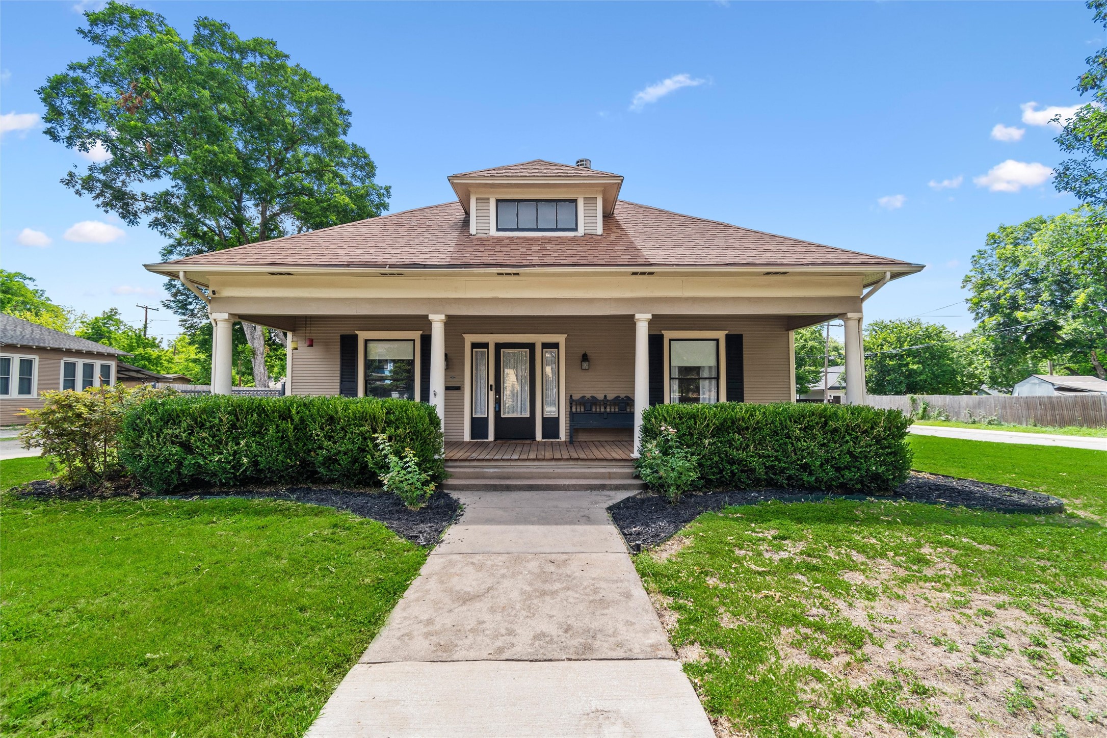 300 E University Avenue Waxahachie TX 75165