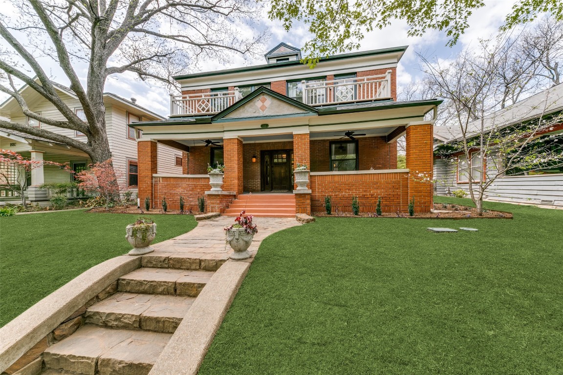 111 N Clinton Avenue Dallas TX 75208