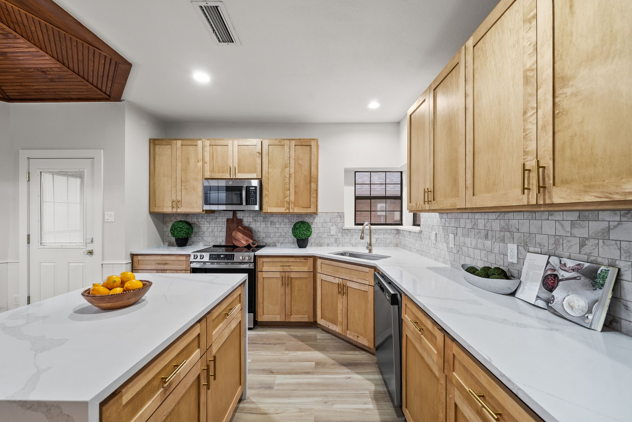 2805 Big Oaks Drive Garland TX 75044