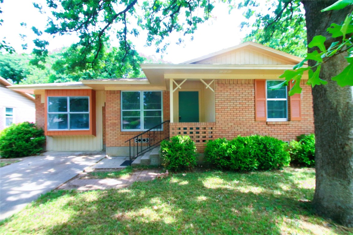 1919 Mohican Street Denton TX 76209